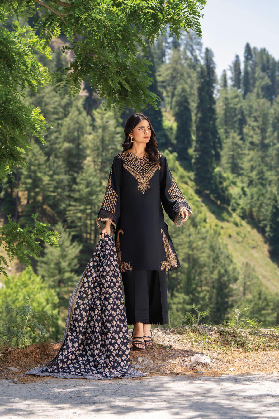 women shalwar kameez